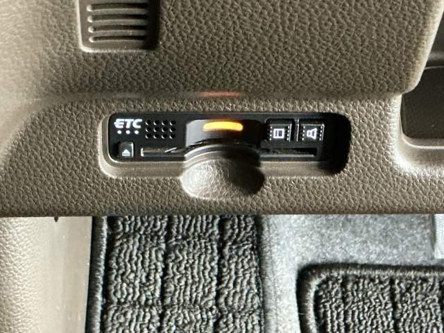 ＥＴＣ付いてます。ＥＴＣが使用可能な道路通行料はキャッシュレスでスマートに走行できます。再セットアップして納車致します