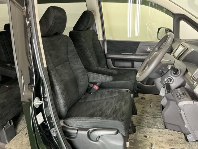 ステップワゴン GEセレクション ナビ Rカメラ ブルートゥース ワンセグTV 横滑防止装置 デュアルエアバッグ 三列シート キーレスエントリーキー ETC車載器 PW PS 盗難防止装置 記録簿 AAC リアカメラ 運転席エアバック(16枚目)