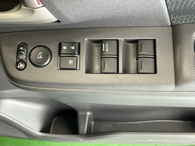 ステップワゴン GEセレクション ナビ Rカメラ ブルートゥース ワンセグTV 横滑防止装置 デュアルエアバッグ 三列シート キーレスエントリーキー ETC車載器 PW PS 盗難防止装置 記録簿 AAC リアカメラ 運転席エアバック(44枚目)