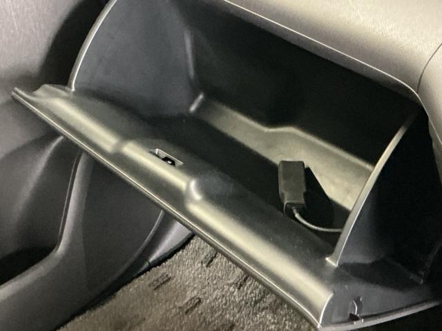 ステップワゴン GEセレクション ナビ Rカメラ ブルートゥース ワンセグTV 横滑防止装置 デュアルエアバッグ 三列シート キーレスエントリーキー ETC車載器 PW PS 盗難防止装置 記録簿 AAC リアカメラ 運転席エアバック(48枚目)