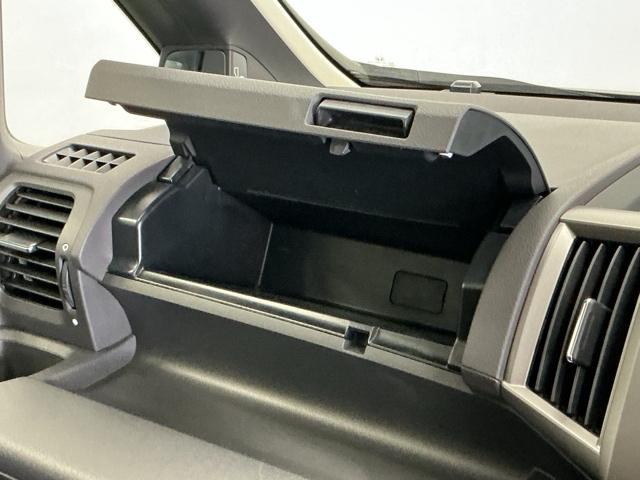 ステップワゴン GEセレクション ナビ Rカメラ ブルートゥース ワンセグTV 横滑防止装置 デュアルエアバッグ 三列シート キーレスエントリーキー ETC車載器 PW PS 盗難防止装置 記録簿 AAC リアカメラ 運転席エアバック(50枚目)