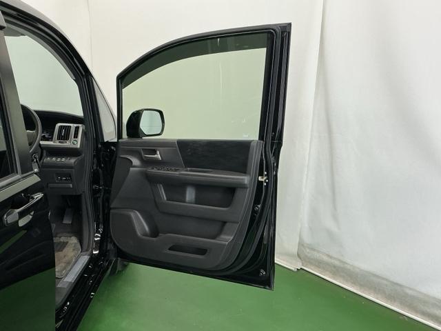 ステップワゴン GEセレクション ナビ Rカメラ ブルートゥース ワンセグTV 横滑防止装置 デュアルエアバッグ 三列シート キーレスエントリーキー ETC車載器 PW PS 盗難防止装置 記録簿 AAC リアカメラ 運転席エアバック(72枚目)