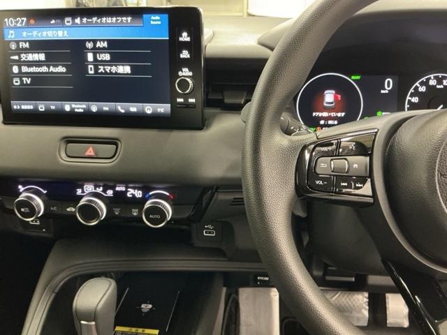 ヴェゼル ｅ：ＨＥＶＸ　ドラレコ　ナビ　Ｒカメラ　ブルートゥース　前後障害物センサー　ＡＡＣ　イモビライザー　スマ－トキ－　誤発進抑制　ＰＷ　リアカメラ　クルコン　ＥＳＣ　ＥＴＣ装備　キーフリー　ＬＥＤヘッドランプ　ＡＢＳ（3枚目）