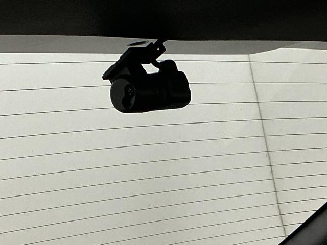 ヴェゼル ｅ：ＨＥＶＸ　ドラレコ　ナビ　Ｒカメラ　ブルートゥース　前後障害物センサー　ＡＡＣ　イモビライザー　スマ－トキ－　誤発進抑制　ＰＷ　リアカメラ　クルコン　ＥＳＣ　ＥＴＣ装備　キーフリー　ＬＥＤヘッドランプ　ＡＢＳ（14枚目）