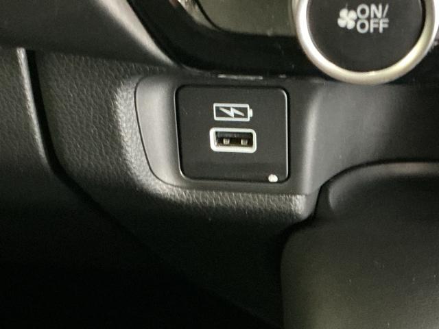 ヴェゼル ｅ：ＨＥＶＸ　ドラレコ　ナビ　Ｒカメラ　ブルートゥース　前後障害物センサー　ＡＡＣ　イモビライザー　スマ－トキ－　誤発進抑制　ＰＷ　リアカメラ　クルコン　ＥＳＣ　ＥＴＣ装備　キーフリー　ＬＥＤヘッドランプ　ＡＢＳ（19枚目）