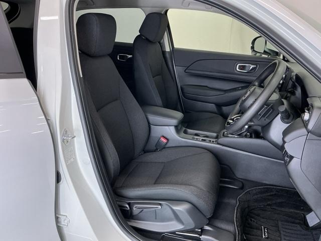 ヴェゼル ｅ：ＨＥＶＸ　ドラレコ　ナビ　Ｒカメラ　ブルートゥース　前後障害物センサー　ＡＡＣ　イモビライザー　スマ－トキ－　誤発進抑制　ＰＷ　リアカメラ　クルコン　ＥＳＣ　ＥＴＣ装備　キーフリー　ＬＥＤヘッドランプ　ＡＢＳ（23枚目）