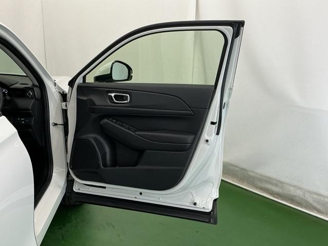 ヴェゼル ｅ：ＨＥＶＸ　ドラレコ　ナビ　Ｒカメラ　ブルートゥース　前後障害物センサー　ＡＡＣ　イモビライザー　スマ－トキ－　誤発進抑制　ＰＷ　リアカメラ　クルコン　ＥＳＣ　ＥＴＣ装備　キーフリー　ＬＥＤヘッドランプ　ＡＢＳ（61枚目）