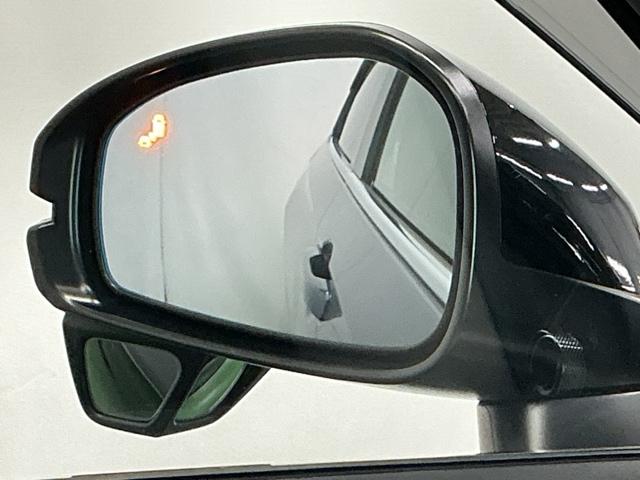 ヴェゼル ｅ：ＨＥＶＰＬａＹ　ナビ　Ｒカメラ　ブルートゥース　フルセグＴＶ　衝突被害軽減ブレーキ　カーテンエアバッグ　盗難防止装置　アイドルストップ　Ｐセンサー　ＡＢＳ　ＥＳＣ　フルオートエアコン　リアカメラ　シートヒータ　ＥＴＣ（14枚目）