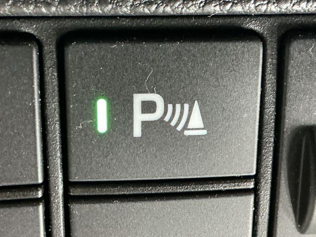 ヴェゼル ｅ：ＨＥＶＰＬａＹ　ナビ　Ｒカメラ　ブルートゥース　フルセグＴＶ　衝突被害軽減ブレーキ　カーテンエアバッグ　盗難防止装置　アイドルストップ　Ｐセンサー　ＡＢＳ　ＥＳＣ　フルオートエアコン　リアカメラ　シートヒータ　ＥＴＣ（16枚目）