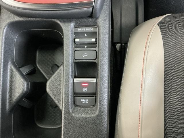 ヴェゼル ｅ：ＨＥＶＰＬａＹ　ナビ　Ｒカメラ　ブルートゥース　フルセグＴＶ　衝突被害軽減ブレーキ　カーテンエアバッグ　盗難防止装置　アイドルストップ　Ｐセンサー　ＡＢＳ　ＥＳＣ　フルオートエアコン　リアカメラ　シートヒータ　ＥＴＣ（22枚目）