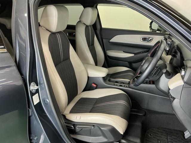 ヴェゼル ｅ：ＨＥＶＰＬａＹ　ナビ　Ｒカメラ　ブルートゥース　フルセグＴＶ　衝突被害軽減ブレーキ　カーテンエアバッグ　盗難防止装置　アイドルストップ　Ｐセンサー　ＡＢＳ　ＥＳＣ　フルオートエアコン　リアカメラ　シートヒータ　ＥＴＣ（23枚目）