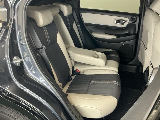 ヴェゼル ｅ：ＨＥＶＰＬａＹ　ナビ　Ｒカメラ　ブルートゥース　フルセグＴＶ　衝突被害軽減ブレーキ　カーテンエアバッグ　盗難防止装置　アイドルストップ　Ｐセンサー　ＡＢＳ　ＥＳＣ　フルオートエアコン　リアカメラ　シートヒータ　ＥＴＣ（24枚目）