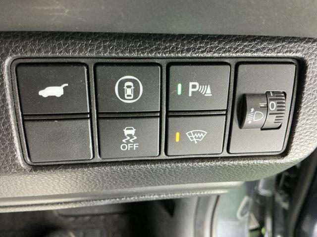 ヴェゼル ｅ：ＨＥＶＰＬａＹ　ナビ　Ｒカメラ　ブルートゥース　フルセグＴＶ　衝突被害軽減ブレーキ　カーテンエアバッグ　盗難防止装置　アイドルストップ　Ｐセンサー　ＡＢＳ　ＥＳＣ　フルオートエアコン　リアカメラ　シートヒータ　ＥＴＣ（27枚目）