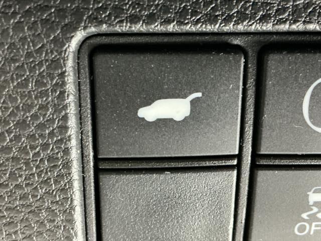 ヴェゼル ｅ：ＨＥＶＰＬａＹ　ナビ　Ｒカメラ　ブルートゥース　フルセグＴＶ　衝突被害軽減ブレーキ　カーテンエアバッグ　盗難防止装置　アイドルストップ　Ｐセンサー　ＡＢＳ　ＥＳＣ　フルオートエアコン　リアカメラ　シートヒータ　ＥＴＣ（29枚目）