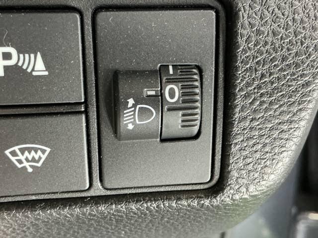 ヴェゼル ｅ：ＨＥＶＰＬａＹ　ナビ　Ｒカメラ　ブルートゥース　フルセグＴＶ　衝突被害軽減ブレーキ　カーテンエアバッグ　盗難防止装置　アイドルストップ　Ｐセンサー　ＡＢＳ　ＥＳＣ　フルオートエアコン　リアカメラ　シートヒータ　ＥＴＣ（52枚目）