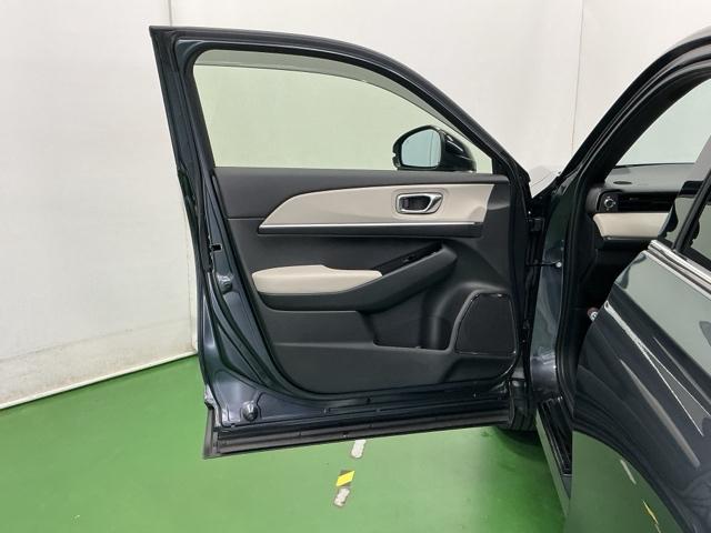 ヴェゼル ｅ：ＨＥＶＰＬａＹ　ナビ　Ｒカメラ　ブルートゥース　フルセグＴＶ　衝突被害軽減ブレーキ　カーテンエアバッグ　盗難防止装置　アイドルストップ　Ｐセンサー　ＡＢＳ　ＥＳＣ　フルオートエアコン　リアカメラ　シートヒータ　ＥＴＣ（53枚目）