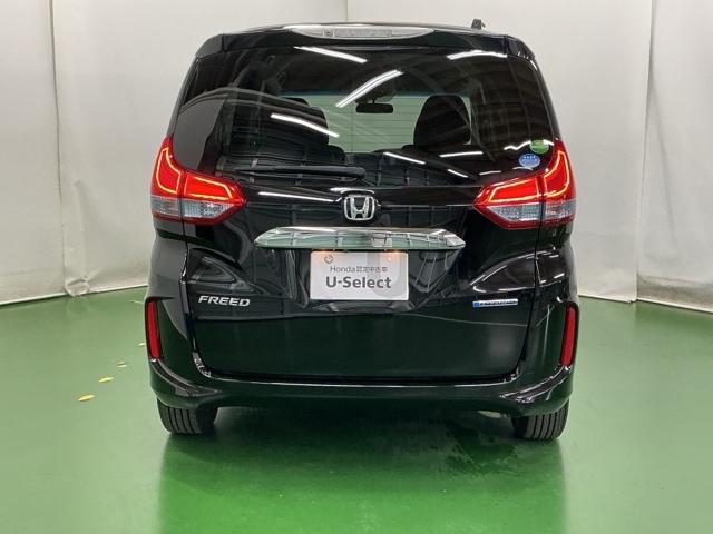 フリードハイブリッド ハイブリッド・ＥＸ　ナビ　Ｒカメラ　ブルートゥース　フルセグＴＶ　シ－トヒ－タ－　整備記録簿　リヤカメラ　ＬＥＤライト　フルオートエアコン　ＡＢＳ　ＤＶＤ再生可　ウォークスルー　サイドエアバッグ　キーフリー　ＥＴＣ車載器（9枚目）