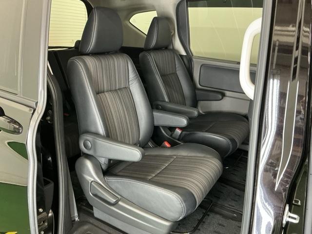 フリードハイブリッド ハイブリッド・ＥＸ　ナビ　Ｒカメラ　ブルートゥース　フルセグＴＶ　シ－トヒ－タ－　整備記録簿　リヤカメラ　ＬＥＤライト　フルオートエアコン　ＡＢＳ　ＤＶＤ再生可　ウォークスルー　サイドエアバッグ　キーフリー　ＥＴＣ車載器（18枚目）