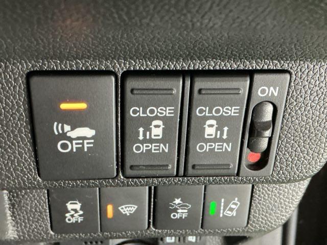 フリードハイブリッド ハイブリッド・ＥＸ　ナビ　Ｒカメラ　ブルートゥース　フルセグＴＶ　シ－トヒ－タ－　整備記録簿　リヤカメラ　ＬＥＤライト　フルオートエアコン　ＡＢＳ　ＤＶＤ再生可　ウォークスルー　サイドエアバッグ　キーフリー　ＥＴＣ車載器（22枚目）