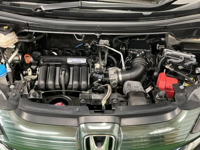 フリードハイブリッド ハイブリッド・ＥＸ　ナビ　Ｒカメラ　ブルートゥース　フルセグＴＶ　シ－トヒ－タ－　整備記録簿　リヤカメラ　ＬＥＤライト　フルオートエアコン　ＡＢＳ　ＤＶＤ再生可　ウォークスルー　サイドエアバッグ　キーフリー　ＥＴＣ車載器（28枚目）