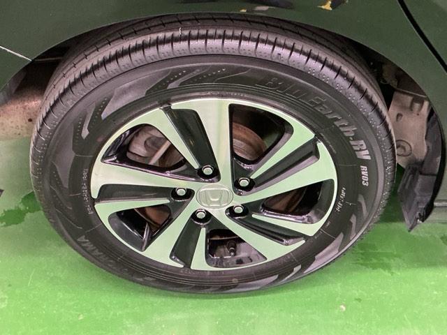 フリードハイブリッド ハイブリッド・ＥＸ　ナビ　Ｒカメラ　ブルートゥース　フルセグＴＶ　シ－トヒ－タ－　整備記録簿　リヤカメラ　ＬＥＤライト　フルオートエアコン　ＡＢＳ　ＤＶＤ再生可　ウォークスルー　サイドエアバッグ　キーフリー　ＥＴＣ車載器（30枚目）