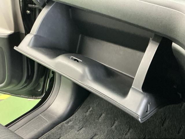 フリードハイブリッド ハイブリッド・ＥＸ　ナビ　Ｒカメラ　ブルートゥース　フルセグＴＶ　シ－トヒ－タ－　整備記録簿　リヤカメラ　ＬＥＤライト　フルオートエアコン　ＡＢＳ　ＤＶＤ再生可　ウォークスルー　サイドエアバッグ　キーフリー　ＥＴＣ車載器（48枚目）