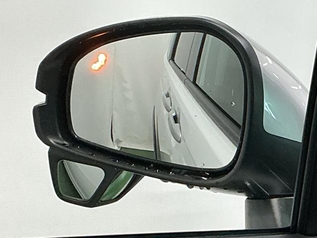 フリード ｅ：ＨＥＶクロスター　ドラレコ　ナビ　Ｒカメラ　ブルートゥース　ＥＴＣ装備　Ｓヒーター　衝突軽減ブレーキシステム　フルセグ　オートエアコン　バックモニター　ＬＥＤライト　パーキングセンサー　スマートキー　キーレス　ＵＳＢ（22枚目）