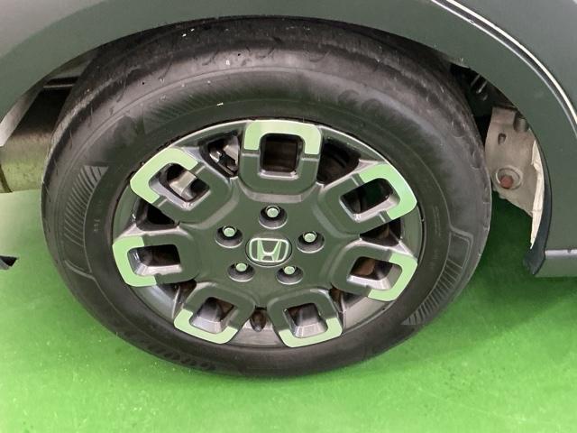 フリード ｅ：ＨＥＶクロスター　ドラレコ　ナビ　Ｒカメラ　ブルートゥース　ＥＴＣ装備　Ｓヒーター　衝突軽減ブレーキシステム　フルセグ　オートエアコン　バックモニター　ＬＥＤライト　パーキングセンサー　スマートキー　キーレス　ＵＳＢ（32枚目）