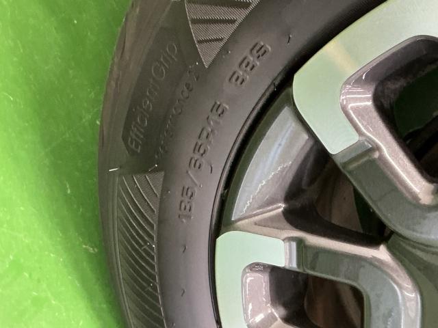 フリード ｅ：ＨＥＶクロスター　ドラレコ　ナビ　Ｒカメラ　ブルートゥース　ＥＴＣ装備　Ｓヒーター　衝突軽減ブレーキシステム　フルセグ　オートエアコン　バックモニター　ＬＥＤライト　パーキングセンサー　スマートキー　キーレス　ＵＳＢ（65枚目）