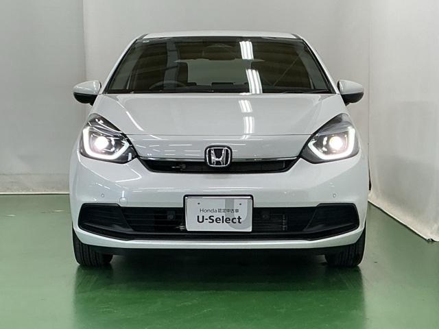 フィット ホーム　ドラレコ　ディスプレイオーディオ　ブルートゥース　記録簿　衝突軽減　リアカメラ　ソナー　ＵＳＢ接続　ＡＡＣ　横滑り防止機能　サイドエアバック　オートライト　ＬＥＤライト　クルーズコントロール　スマキー（6枚目）