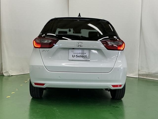 フィット ホーム　ドラレコ　ディスプレイオーディオ　ブルートゥース　記録簿　衝突軽減　リアカメラ　ソナー　ＵＳＢ接続　ＡＡＣ　横滑り防止機能　サイドエアバック　オートライト　ＬＥＤライト　クルーズコントロール　スマキー（9枚目）