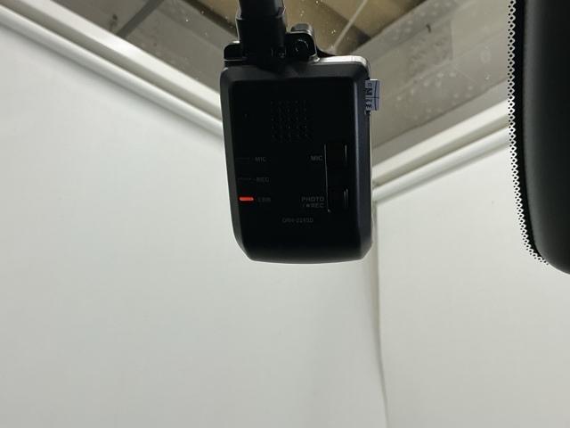 フィット ホーム　ドラレコ　ディスプレイオーディオ　ブルートゥース　記録簿　衝突軽減　リアカメラ　ソナー　ＵＳＢ接続　ＡＡＣ　横滑り防止機能　サイドエアバック　オートライト　ＬＥＤライト　クルーズコントロール　スマキー（13枚目）