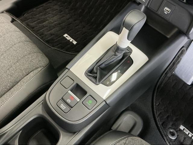 フィット ホーム　ドラレコ　ディスプレイオーディオ　ブルートゥース　記録簿　衝突軽減　リアカメラ　ソナー　ＵＳＢ接続　ＡＡＣ　横滑り防止機能　サイドエアバック　オートライト　ＬＥＤライト　クルーズコントロール　スマキー（17枚目）