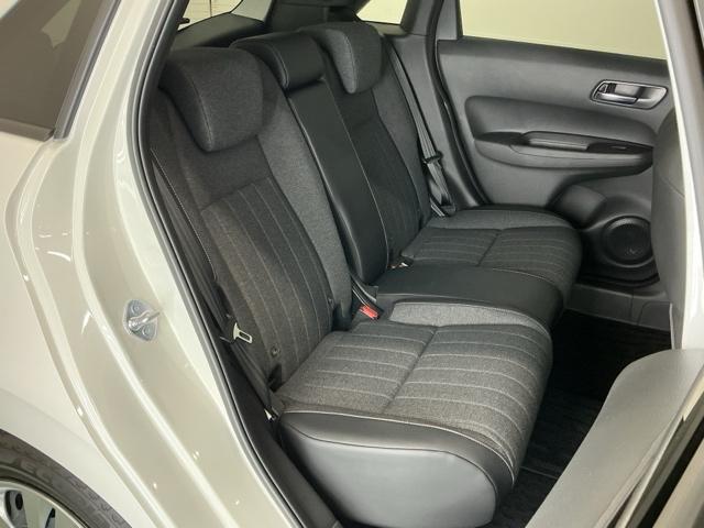 フィット ホーム　ドラレコ　ディスプレイオーディオ　ブルートゥース　記録簿　衝突軽減　リアカメラ　ソナー　ＵＳＢ接続　ＡＡＣ　横滑り防止機能　サイドエアバック　オートライト　ＬＥＤライト　クルーズコントロール　スマキー（22枚目）