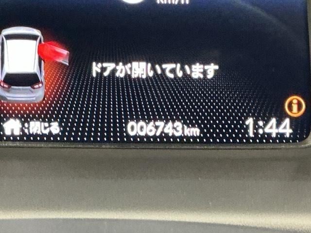 フィット ホーム　ドラレコ　ディスプレイオーディオ　ブルートゥース　記録簿　衝突軽減　リアカメラ　ソナー　ＵＳＢ接続　ＡＡＣ　横滑り防止機能　サイドエアバック　オートライト　ＬＥＤライト　クルーズコントロール　スマキー（30枚目）