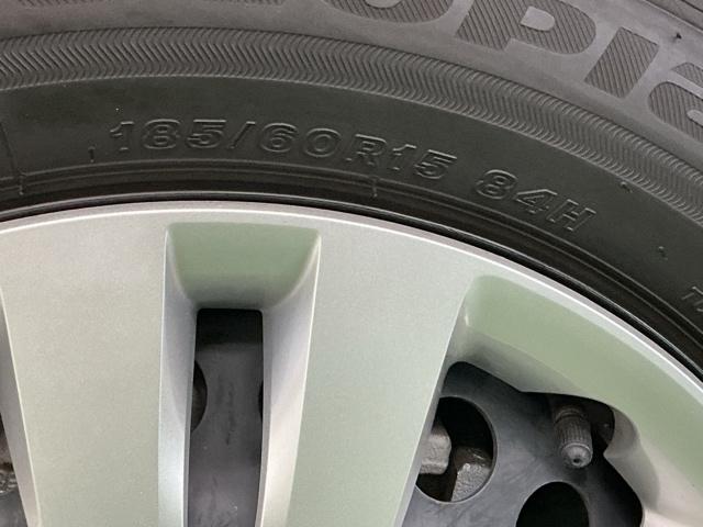 フィット ホーム　ドラレコ　ディスプレイオーディオ　ブルートゥース　記録簿　衝突軽減　リアカメラ　ソナー　ＵＳＢ接続　ＡＡＣ　横滑り防止機能　サイドエアバック　オートライト　ＬＥＤライト　クルーズコントロール　スマキー（50枚目）