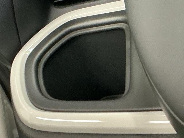 フィット ホーム　ドラレコ　ディスプレイオーディオ　ブルートゥース　記録簿　衝突軽減　リアカメラ　ソナー　ＵＳＢ接続　ＡＡＣ　横滑り防止機能　サイドエアバック　オートライト　ＬＥＤライト　クルーズコントロール　スマキー（60枚目）