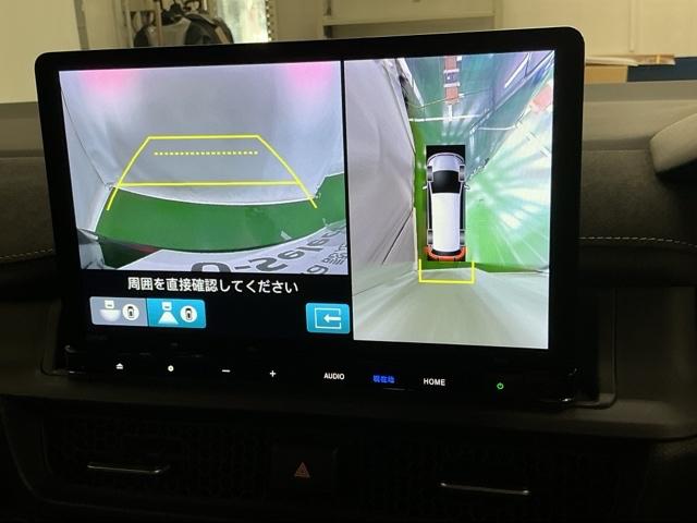 ガイドライン付きバックモニターで車庫入れも安心。知らない道でも安心して楽しくお出かけができます