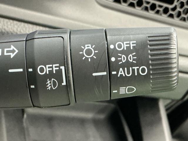 オートライトコントロールはライトのつけ忘れや消し忘れを防止。無灯火走行による事故を未然に防げます