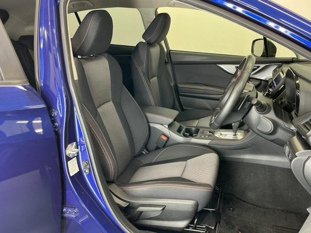 シート表皮は専用のクリーナーできれいにクリーニングしていて清潔に保たれています