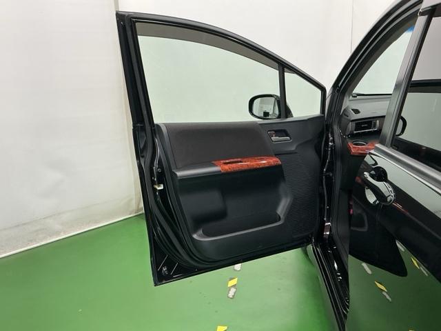 フリード Ｇエアロ　ナビ　Ｒカメラ　ブルートゥース　ＴＶ　助手席エアバッグ　地デジテレビ　キーレスエントリ　エアバック　パワーステアリング　記録簿付き　エアコン　ＥＴＣ付き　ＤＶＤ　ＡＢＳ　パワーウィンドウ（40枚目）