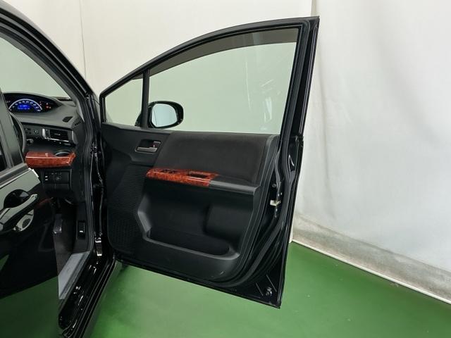 フリード Ｇエアロ　ナビ　Ｒカメラ　ブルートゥース　ＴＶ　助手席エアバッグ　地デジテレビ　キーレスエントリ　エアバック　パワーステアリング　記録簿付き　エアコン　ＥＴＣ付き　ＤＶＤ　ＡＢＳ　パワーウィンドウ（41枚目）