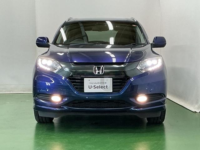 ヴェゼル ハイブリッドＺ　ナビ　Ｒカメラ　ブルートゥース　フルセグ　スマキー　パーキングセンサー　ＬＥＤランプ　ＥＴＣ付　ＵＳＢ　整備記録簿　シ－トヒ－タ－　サイドカーテンエアバック　運転席助手席エアバッグ　ＶＳＡ　キーフリ（6枚目）