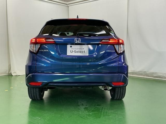 ヴェゼル ハイブリッドＺ　ナビ　Ｒカメラ　ブルートゥース　フルセグ　スマキー　パーキングセンサー　ＬＥＤランプ　ＥＴＣ付　ＵＳＢ　整備記録簿　シ－トヒ－タ－　サイドカーテンエアバック　運転席助手席エアバッグ　ＶＳＡ　キーフリ（9枚目）