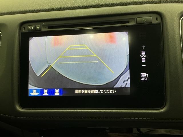 ヴェゼル ハイブリッドＺ　ナビ　Ｒカメラ　ブルートゥース　フルセグ　スマキー　パーキングセンサー　ＬＥＤランプ　ＥＴＣ付　ＵＳＢ　整備記録簿　シ－トヒ－タ－　サイドカーテンエアバック　運転席助手席エアバッグ　ＶＳＡ　キーフリ（12枚目）