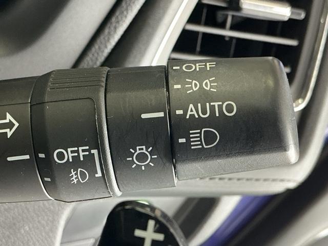 ヴェゼル ハイブリッドＺ　ナビ　Ｒカメラ　ブルートゥース　フルセグ　スマキー　パーキングセンサー　ＬＥＤランプ　ＥＴＣ付　ＵＳＢ　整備記録簿　シ－トヒ－タ－　サイドカーテンエアバック　運転席助手席エアバッグ　ＶＳＡ　キーフリ（24枚目）