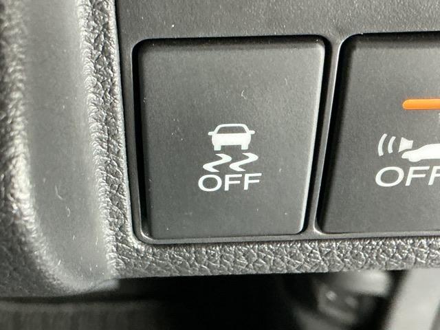 ヴェゼル ハイブリッドＺ　ナビ　Ｒカメラ　ブルートゥース　フルセグ　スマキー　パーキングセンサー　ＬＥＤランプ　ＥＴＣ付　ＵＳＢ　整備記録簿　シ－トヒ－タ－　サイドカーテンエアバック　運転席助手席エアバッグ　ＶＳＡ　キーフリ（25枚目）