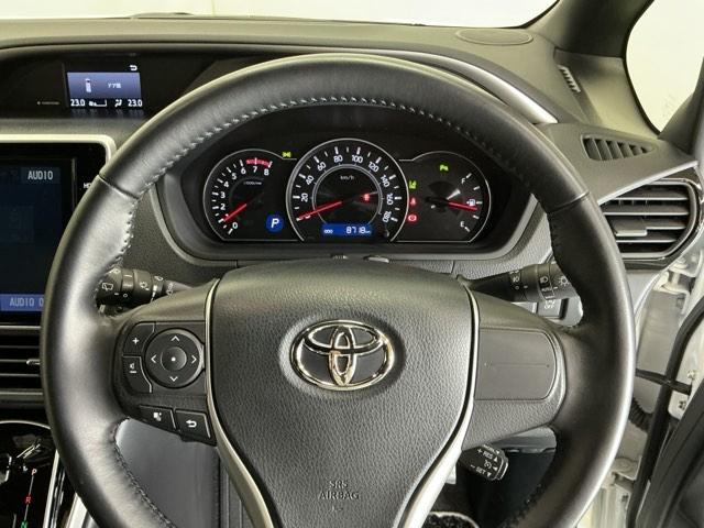 ヴォクシー ＺＳ煌ＩＩＩ　ドラレコ　ナビ　Ｒカメラ　後席モニター　コーナーセンサ　プリクラッシュ　スマートキ　アイスト　ＤＶＤ再生機能　記録簿付き　横滑り防止装置　三列シート　盗難防止　オートエアコン　キーレス　ＥＴＣ装備（23枚目）