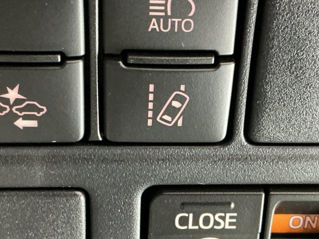 ヴォクシー ＺＳ煌ＩＩＩ　ドラレコ　ナビ　Ｒカメラ　後席モニター　コーナーセンサ　プリクラッシュ　スマートキ　アイスト　ＤＶＤ再生機能　記録簿付き　横滑り防止装置　三列シート　盗難防止　オートエアコン　キーレス　ＥＴＣ装備（26枚目）