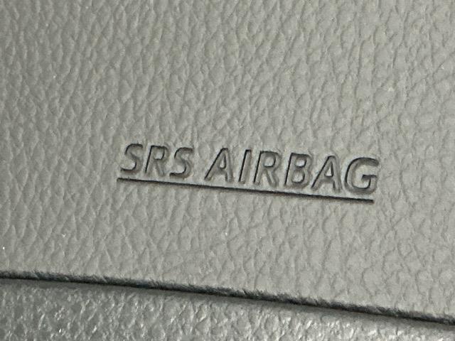 ヴォクシー ＺＳ煌ＩＩＩ　ドラレコ　ナビ　Ｒカメラ　後席モニター　コーナーセンサ　プリクラッシュ　スマートキ　アイスト　ＤＶＤ再生機能　記録簿付き　横滑り防止装置　三列シート　盗難防止　オートエアコン　キーレス　ＥＴＣ装備（53枚目）